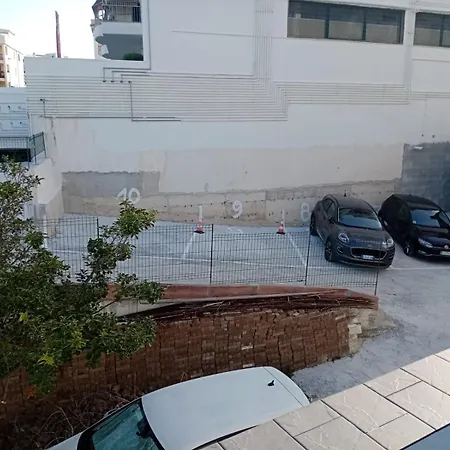 Palazzo Manfredi Vista Mare Con Parcheggio