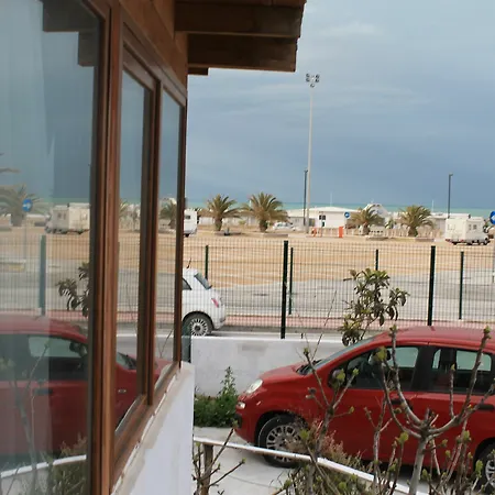 Palazzo Manfredi Vista Mare Con Parcheggio Вьесте