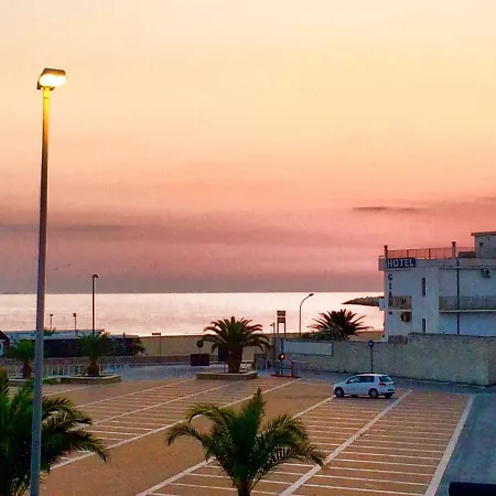 Palazzo Manfredi Vista Mare Con Parcheggio Отель типа 