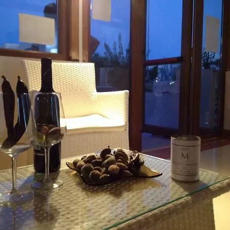 Palazzo Manfredi Vista Mare Con Parcheggio Вьесте