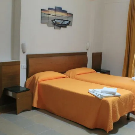 Palazzo Manfredi Vista Mare Con Parcheggio 2* Вьесте