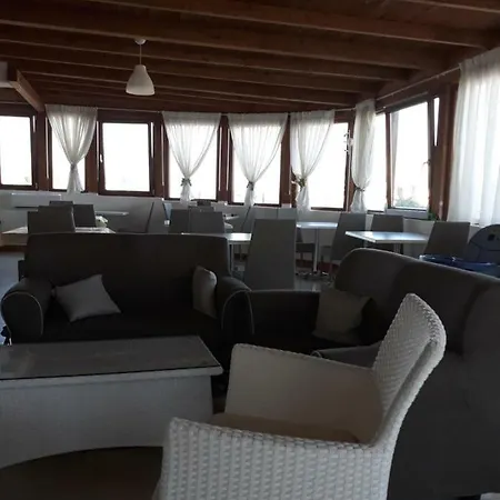 Palazzo Manfredi Vista Mare Con Parcheggio